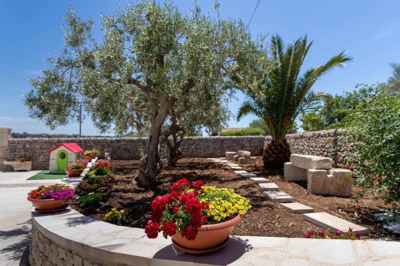 Casa Vacanza I Due Ulivi Modica Exterior foto